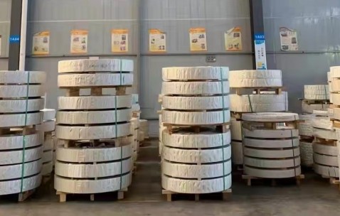 大學生釣到50斤大魚校園顯擺倆小時