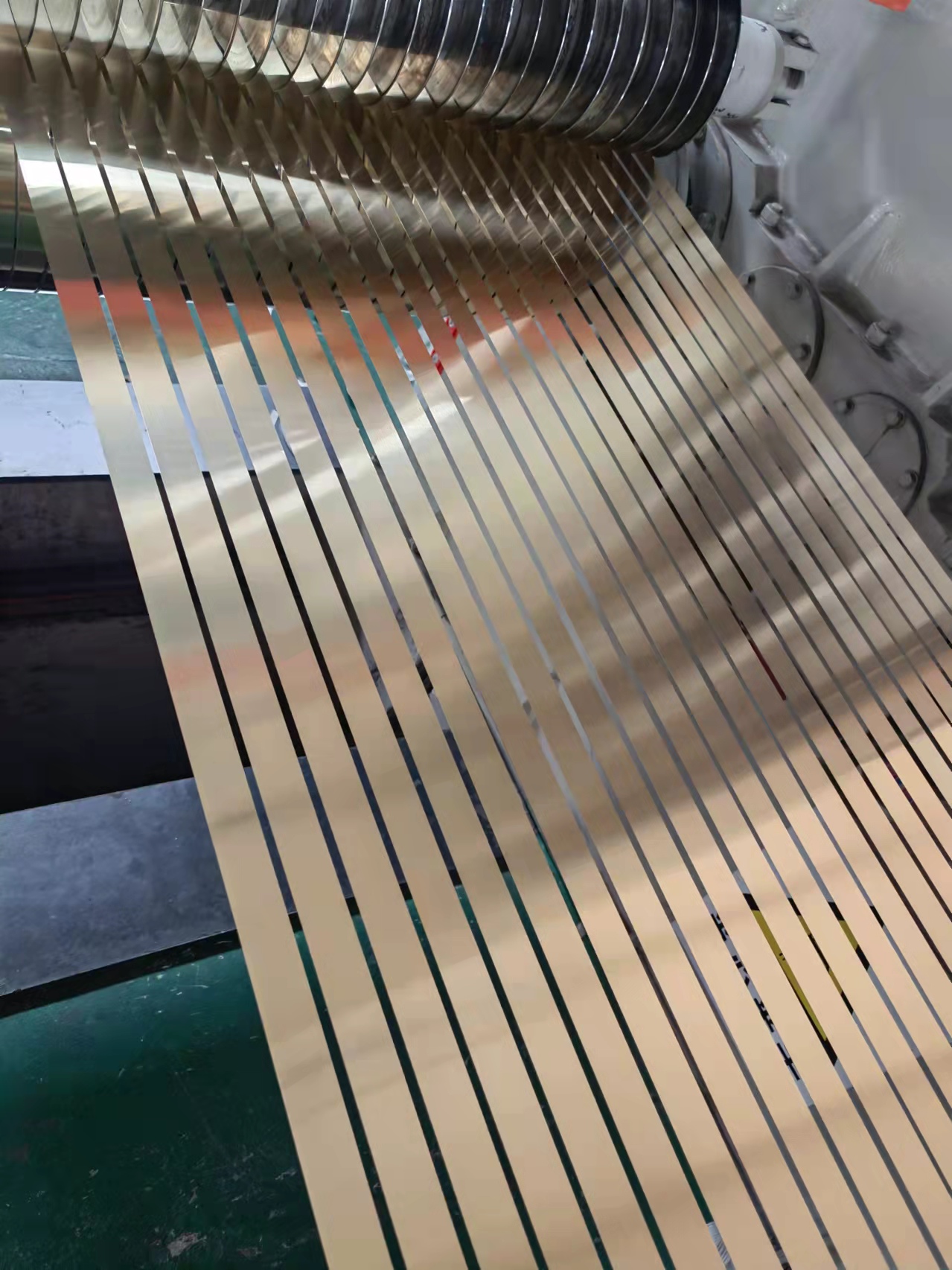 網紅彩虹夫婦5年剖4胎產女宣布封肚