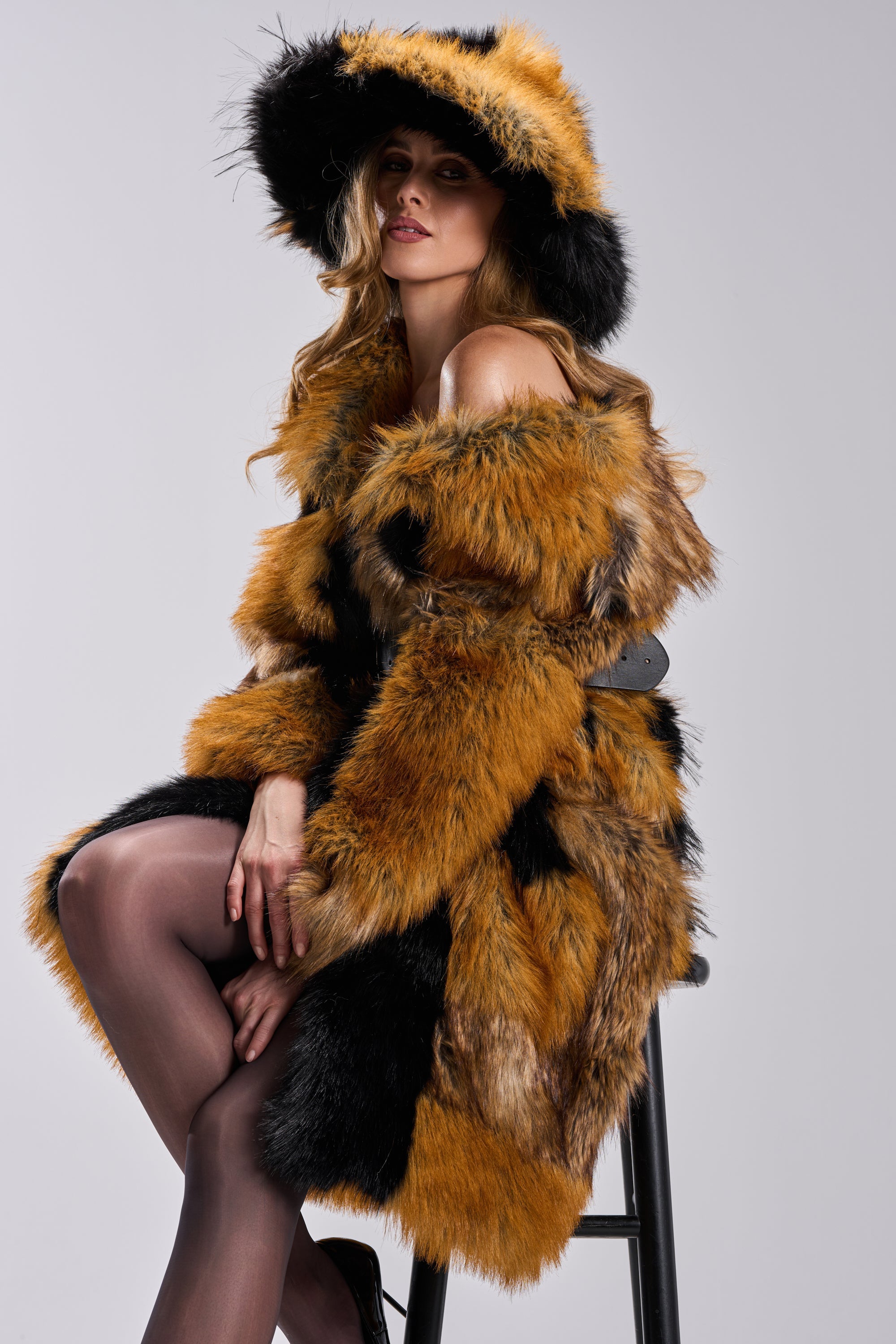 COSMO FAUX FUR OVERSIZED BUCKET HAT