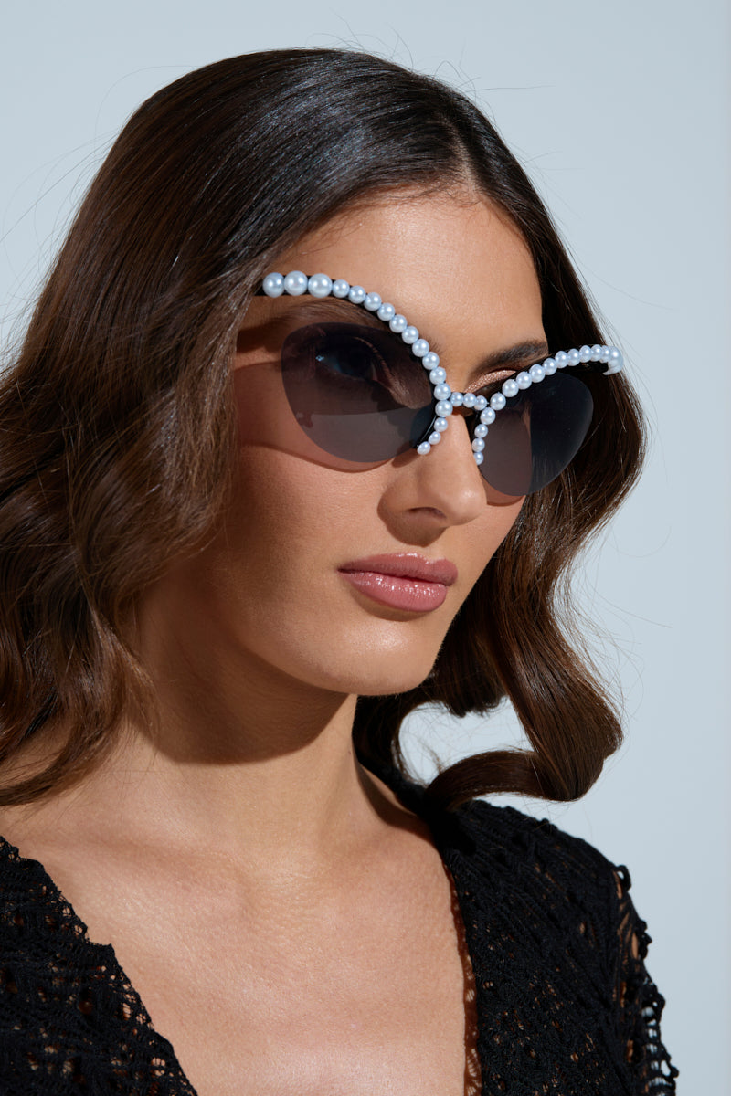 DONT BUG SUNGLASSES