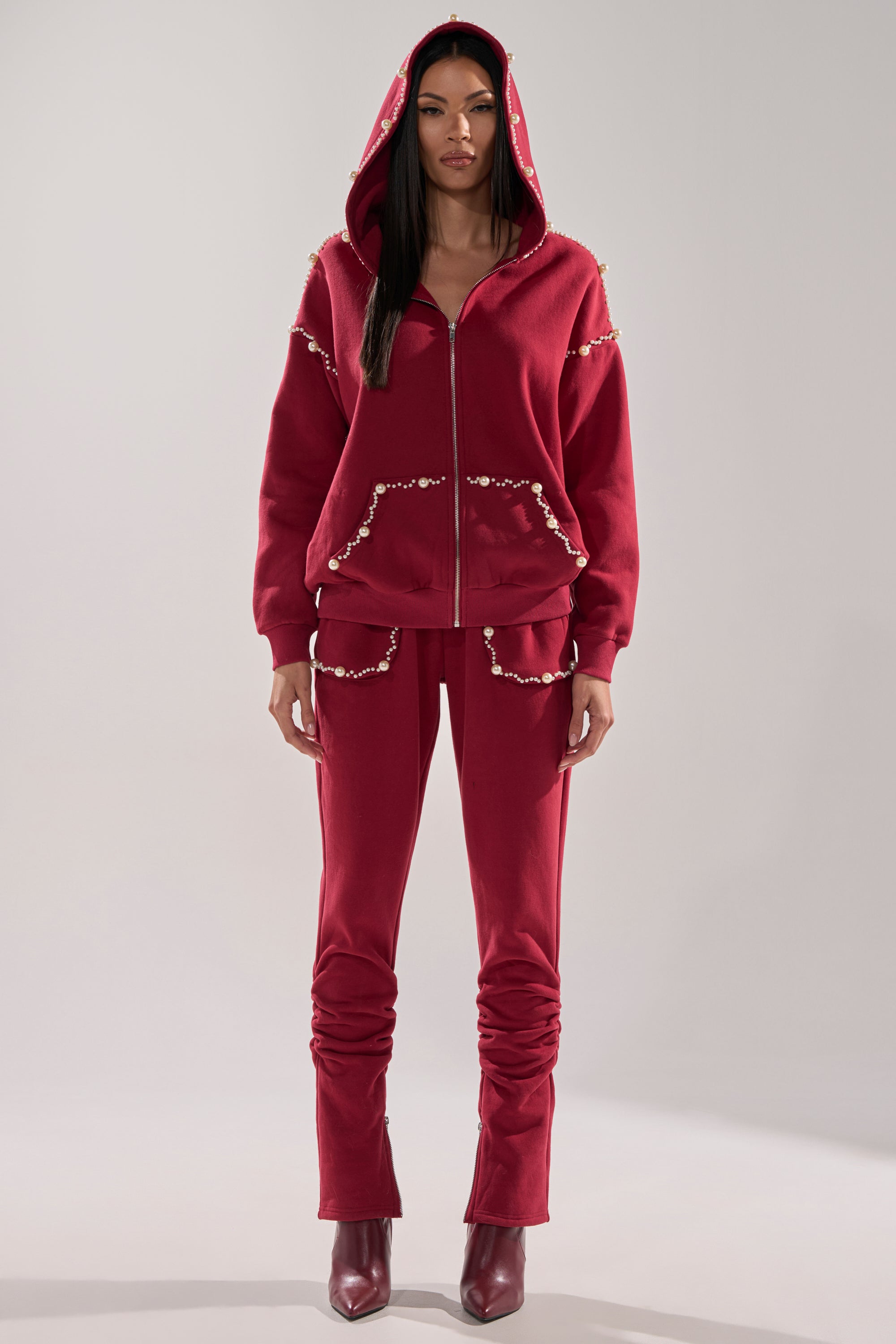 COZY HOLIDAY PEARL SWEATSHIRT  IN BURGUNDY