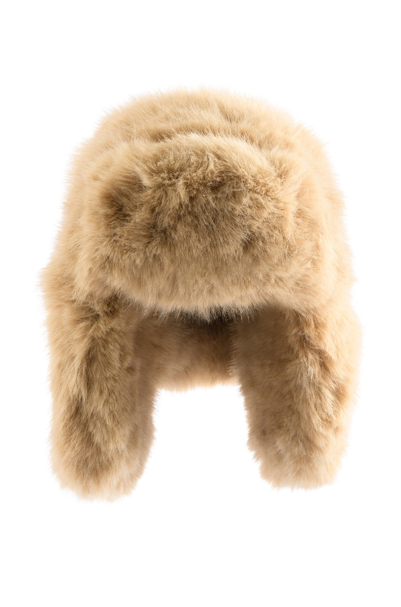 AVI FAUX FUR HAT IN IVORY