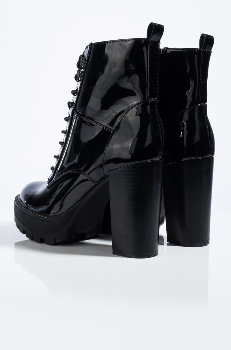 AZALEA WANG CHUNKY HEEL LACE UP BOOTIE BLACK PATENT