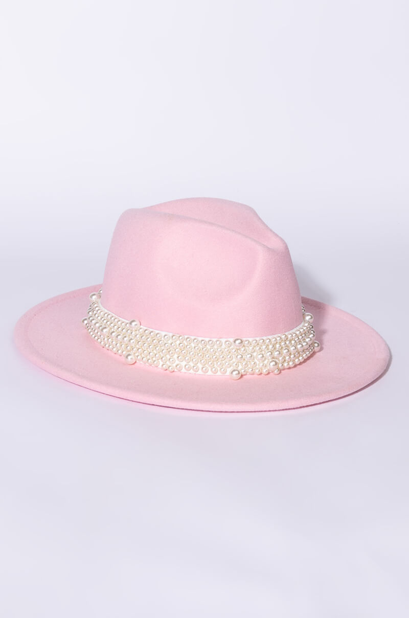 BABY PINK OVER RED UNDER PEARL BAND BRIM HAT