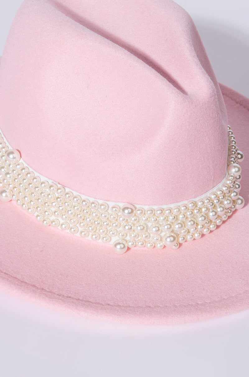 BABY PINK OVER RED UNDER PEARL BAND BRIM HAT