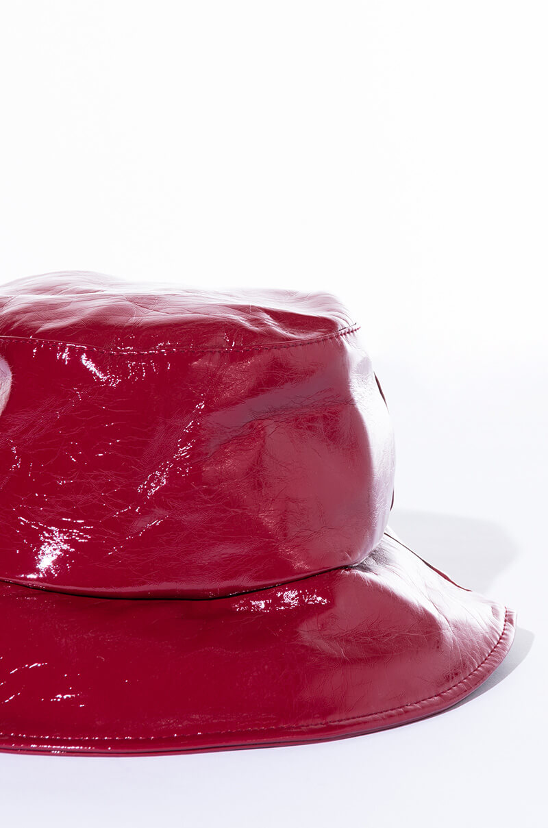 BELLA FAUX LEATHER BUCKET HAT BURGUNDY