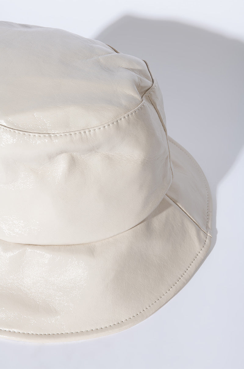 BELLA FAUX LEATHER BUCKET HAT