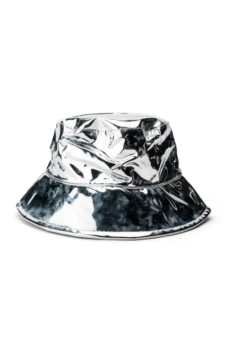 BUSS IT SILVER OVERSIZED BUCKET HAT