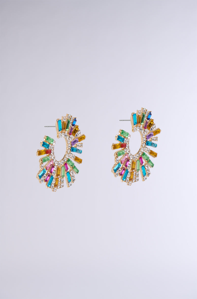 CALL ME EARRING