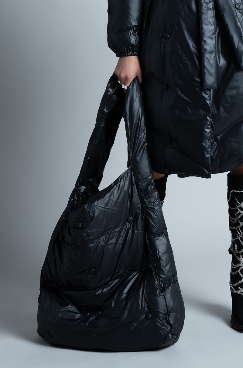 CAMPING TUFTED PUFFER TOTE