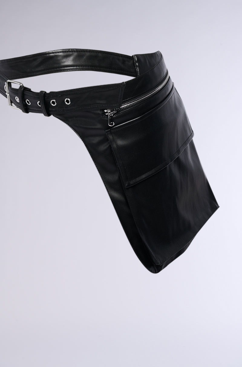 CARRY MY SHIII UTILITY BELT IN BLACK