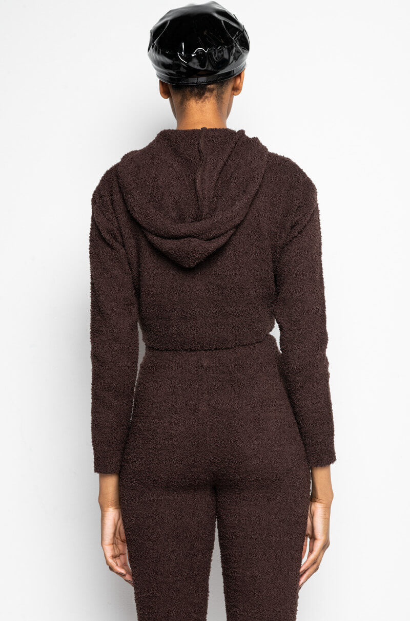 COME THROUGH COZY SWEATSHIRT DARK BROWN