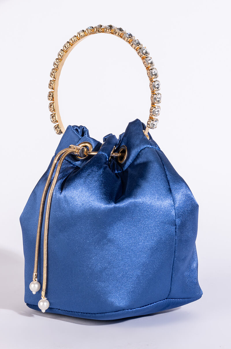 DEJA VU BUCKET BAG