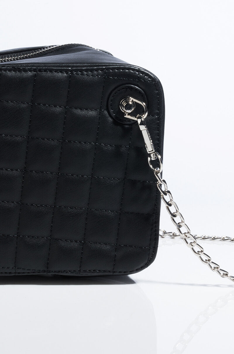 BOBBIE SQUARE PURSE